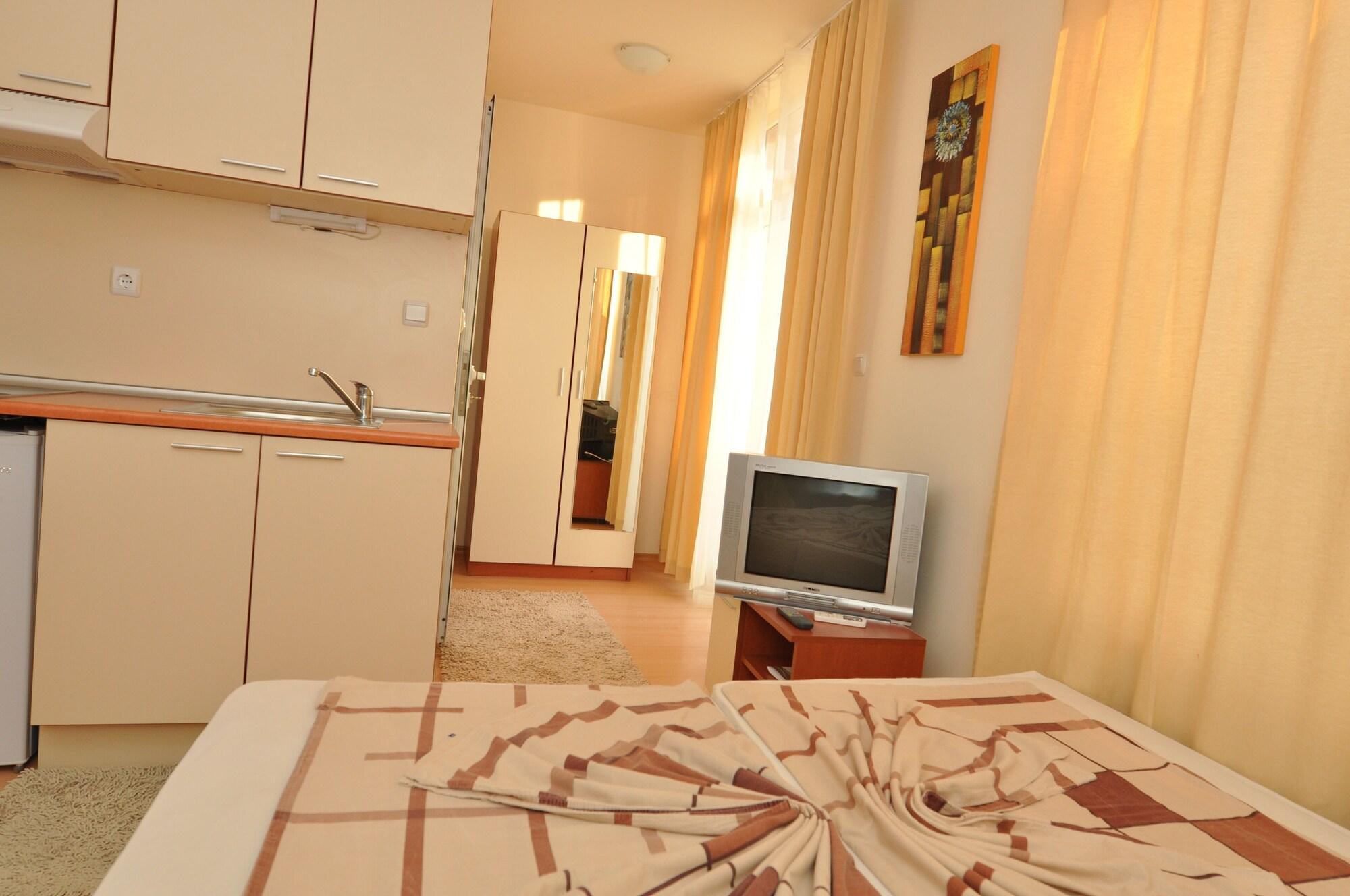 Rainbow 2 Holiday Complex Sunny Beach Exterior photo